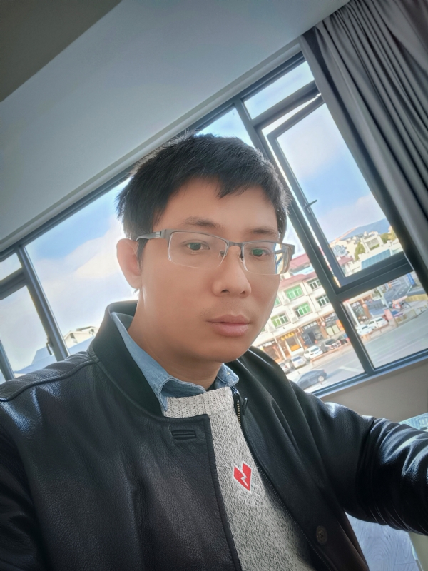 也许只是缺少一个拥抱的第二张照片--永泰征婚网